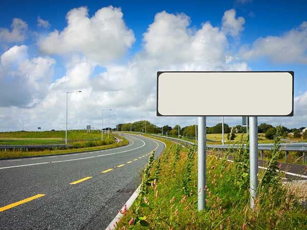 Why Are The Road Markings Yellow Or White In Pattern