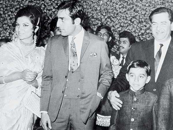 షర్మిలా ఠాగూర్, మన్సూర్ అలీ ఖాన్ పటౌడీ