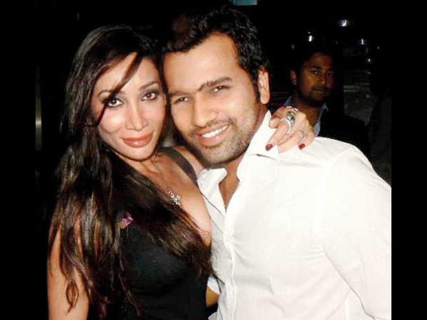 రోహిత్ శర్మ, సోఫియా హయత్