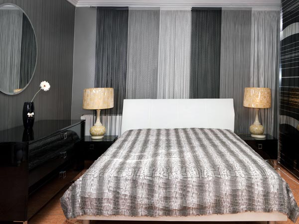 ఉత్తరం వైపు ఖచ్చతింగా తల పెట్టి పడుకోకూడదు. 