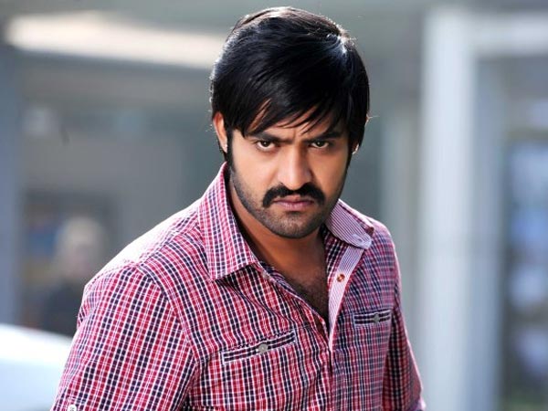 తలలో పుట్టుమచ్చలు కలిగిన పురుషునికి