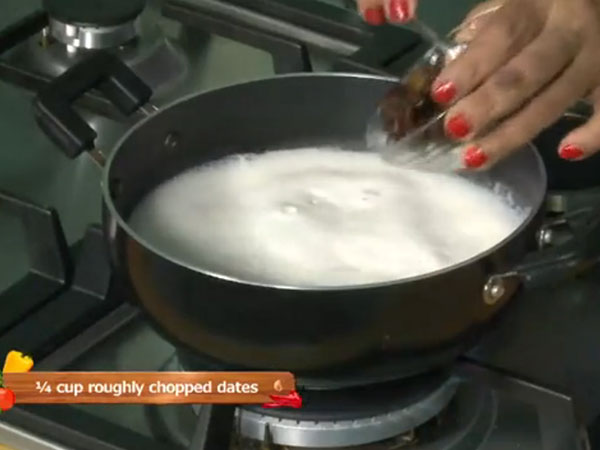 Dates And Apple Kheer Recipe For Durga Puja