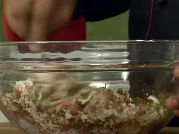 Easy To Prepare Paneer Kulcha Recipe 