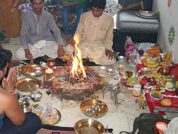 గ్రుహారంభము కానీ, వాస్తుకర్మ కానీ, చేయకూడదట.