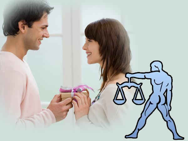 గౌరవము, అధికార వృద్ధి, కుటుంబ సౌఖ్యము, నిర్మలమైన మనస్సు, అనేక విధాలైన లాభములు కాలుగును. పెండింగు వ్యవహారములు పూర్తి అగుట, పాతబాకీలు వసూలగుట, భూ గృహ మార్పులు, వృత్తి ఉద్యోగ వ్యాపారములో ఊహించని మార్పులు, గర్వభంగం, ఇబ్బందుల నుండి కొంతవరకు తప్పించుకోగలుగుట. నూతన పధకములు ప్రారంభించుట, వాగ్దానములు నెరవేర్చ లేకపోవుట, విమర్శలకు గురి అవుట. Read more at: http://telugu.oneindia.com/jyotishyam/yearly-raasi-phala/libra-year-horoscope-thula-rasi-190760.html