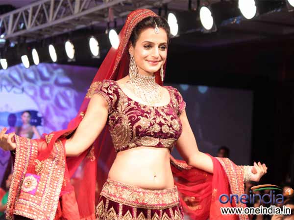 . మీరంటే ఒక ప్రత్యేకాభిమానం ఏర్పడుతుంది.