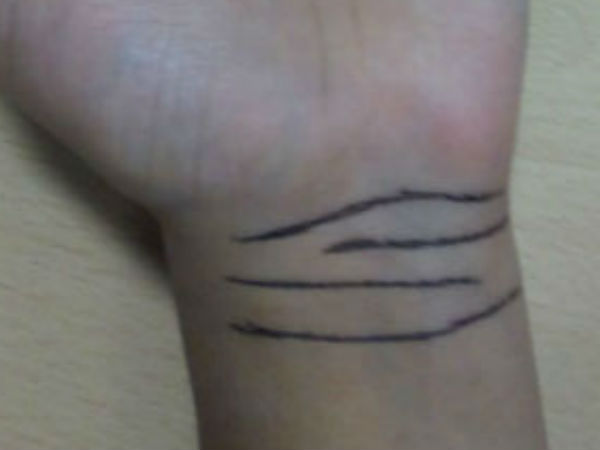  నాల్గవ బ్రాస్లెట్ లైన్ :