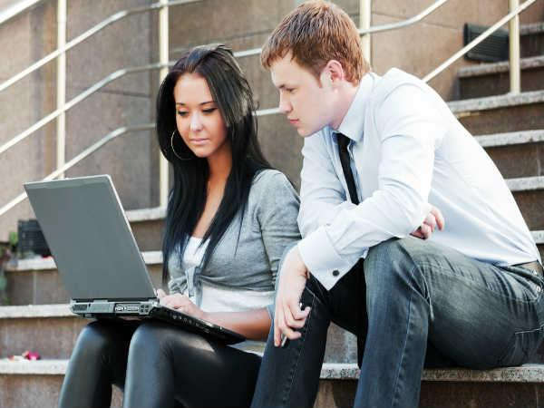 కుంభరాశి వారు ఎంతో స్వతంత్రంగా జీవిస్తారు. 