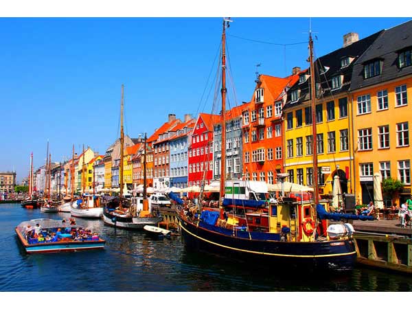 ఎక్కువ ఛాయా చిత్రాలు తీసిన కోపెన్హాగన్ వీధి