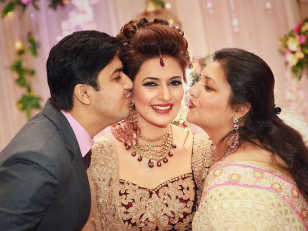 పెద్ద వారి ఆశీస్సులు ల‌భిస్తాయ‌ని 