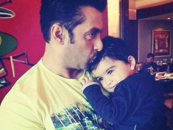 మీకు ఎప్పుడు వీలైతే అప్పుడు వారిని హత్తుకుంటుండాలి