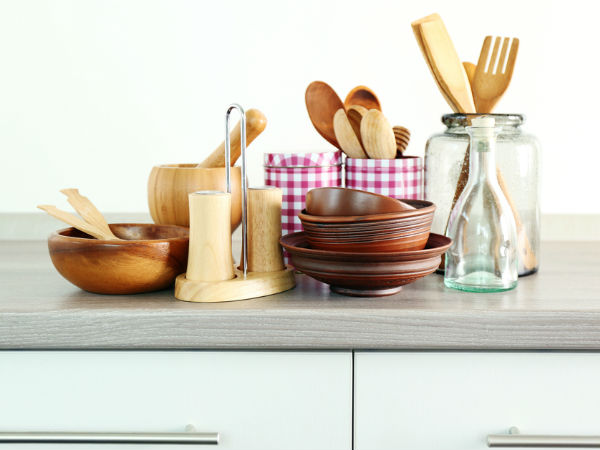 వంటగదిలో చేతికి/నిత్యావసరాల కిట్: