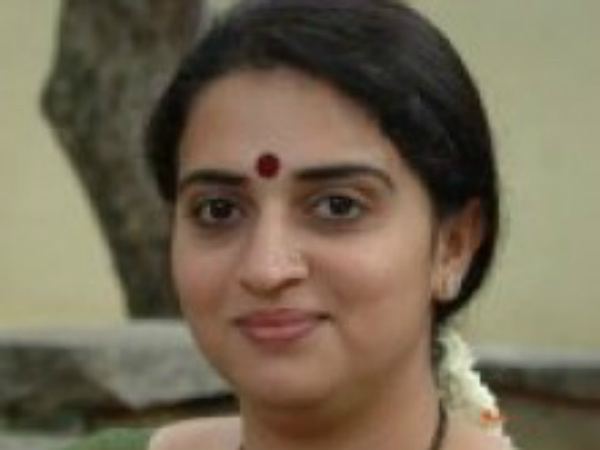 పవిత్ర లోకేశ్: 