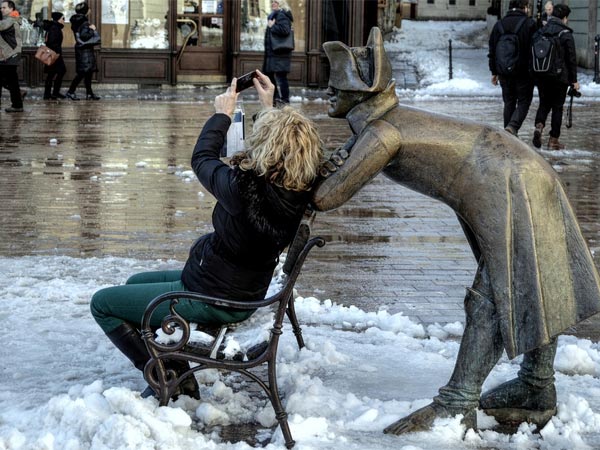 ప్రయాణం పిక్చర్స్! 