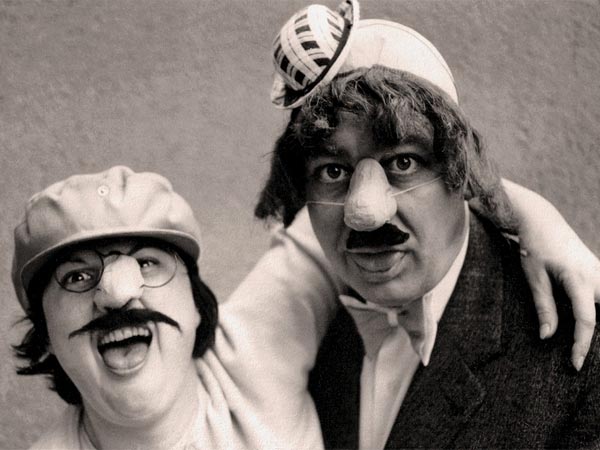 తమాషా ఫొటోస్ అప్లోడ్ చేయడం! 