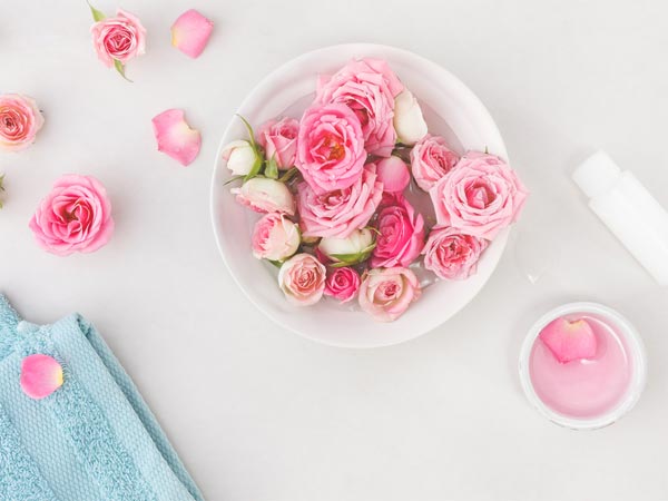 5. పసుపు , బేకింగ్ సోడ మరియు రోజ్ వాటర్