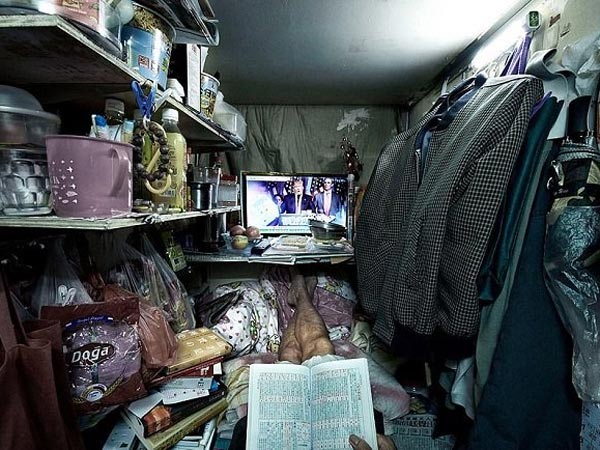 కొంతమంది వారి ఆనందంకోసం టీవీలను ఏర్పరచుకున్నారు!