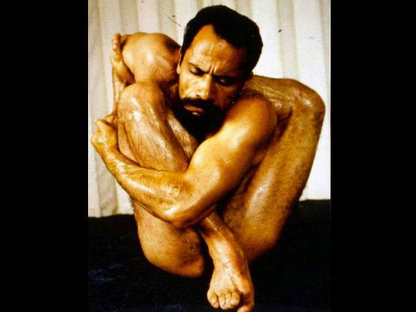 అతను తన శరీరంపై ప్రయోగం చేసాడు...