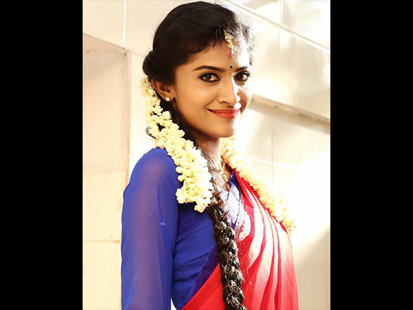 తన చదువుని అస్సలు వదిలి పెట్టలేదు : తన చదువుని అస్సలు వదిలి పెట్టలేదు :