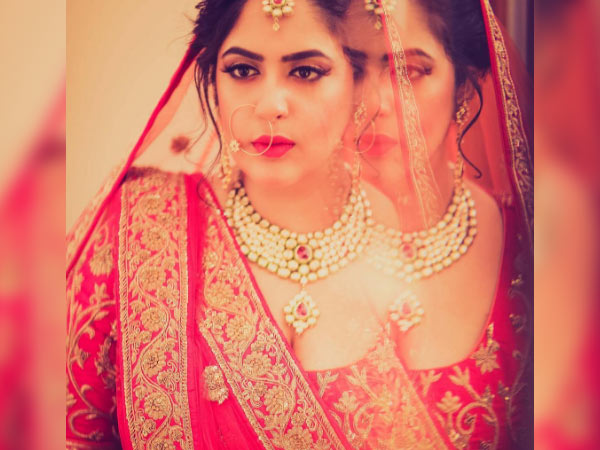 సింపుల్ లుక్: