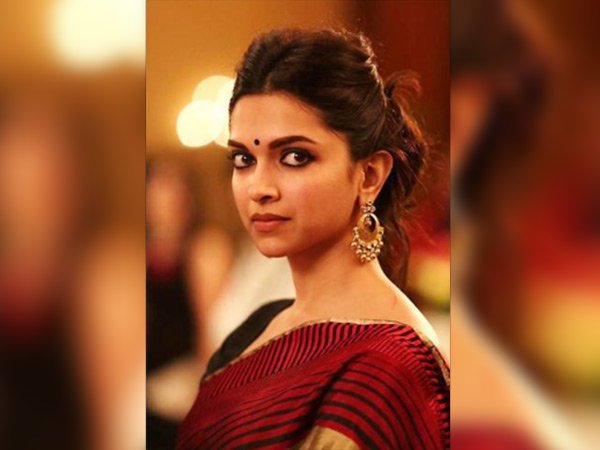 దశమి – చెదిరిపోయిన హెయిర్ స్టైల్ లుక్