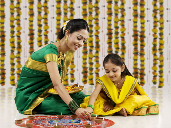 మామిడి ఆకలతో, బంతిపులతో మీ ఇంటిని అలంకరించండి :