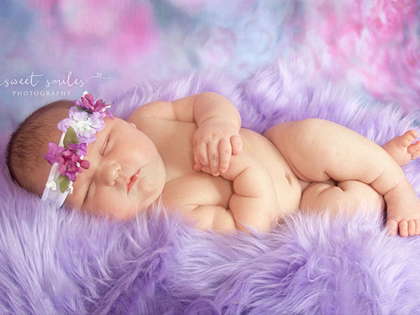 తల్లి అయినందుకు ఆమె చాలా ఆనందించింది :