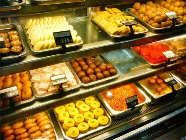 దీపావళి స్వీట్లలో ఎక్కువ తెల్ల పంచదారను వాడటం వలన