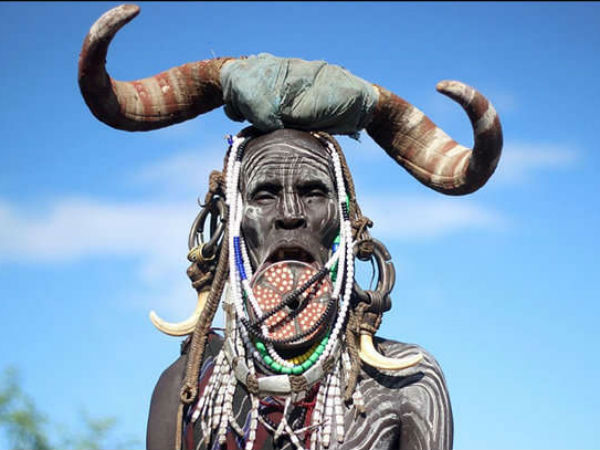 5. ముర్సి తెగకు చెందిన మరొక ఆచారం