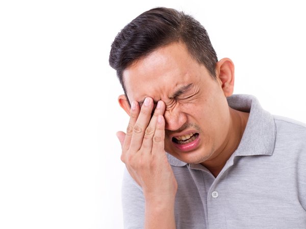 త‌డి చేతుల‌తో అలాగే...