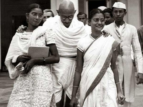 భారతదేశానికి తిరిగి వచ్చేటప్పడు..