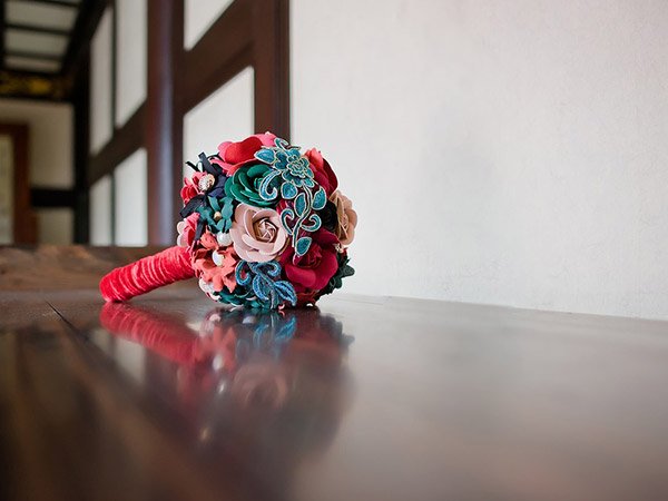 శవపేటికల నుండి శవాలను బయటపెడతారు :