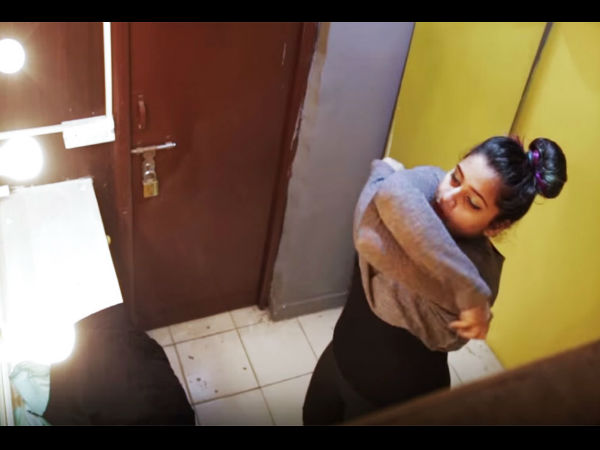 కొనే దుస్తులను ట్రై చేయకూడదు