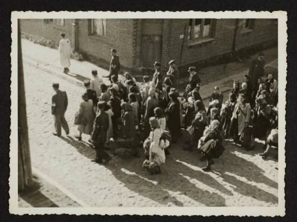 బహిష్కరణ