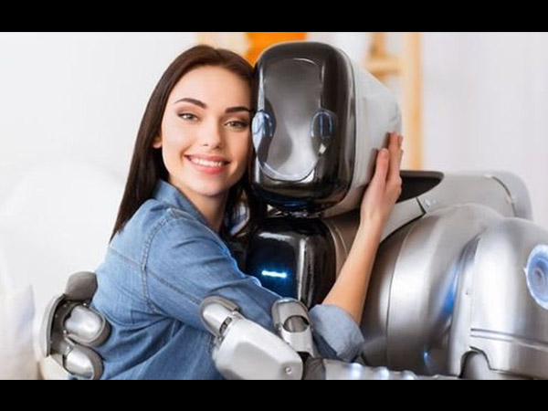 త్రీడీ ప్రింటెడ్ రోబోతో ప్రేమ.. వీలైతే పెళ్లి