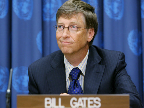 తన ప్లేట్ తనే కడుక్కుంటాడు