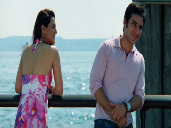 4. రొమాన్స్ స‌న్నివేశాల్లో రంగుల దుస్తుల్లో...