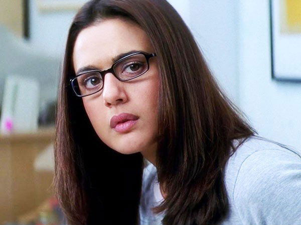  6. వెడ‌ల్పాటి క‌ళ్ల‌జోళ్లు