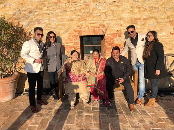 Anushka And Virat Got Hitched With Enthralling Bridal Looks