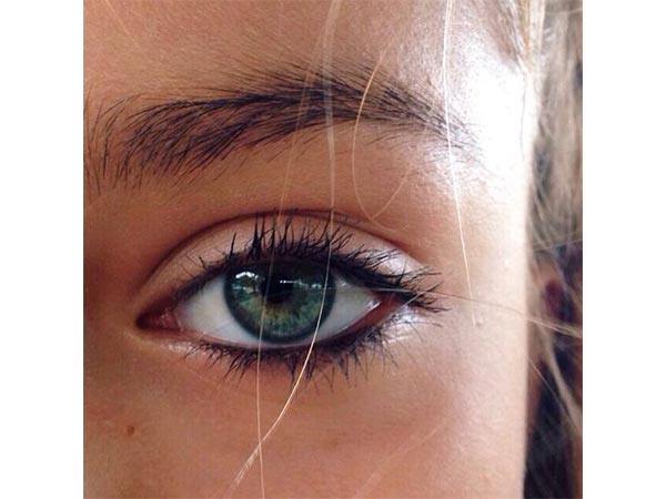 5. టైట్లైన్: