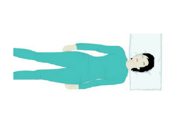 5. మంచానికి మీ వీపును ఆన్చి పడుకోవటం :