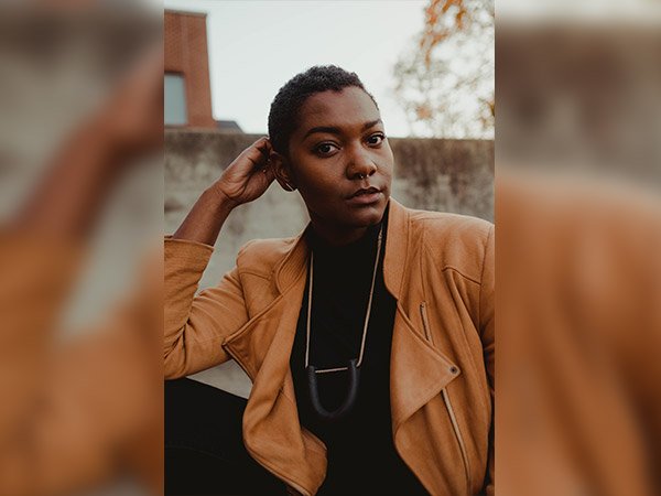 లేత గోధుమరంగు ఇప్పటి ట్రెండ్