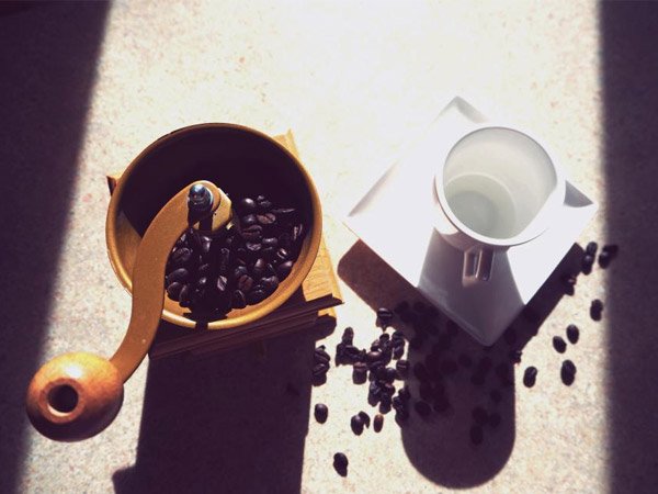 6.ఆలివ్ నూనెతో కాఫీ గింజలు