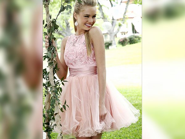 తుల్లె దుస్తులు 