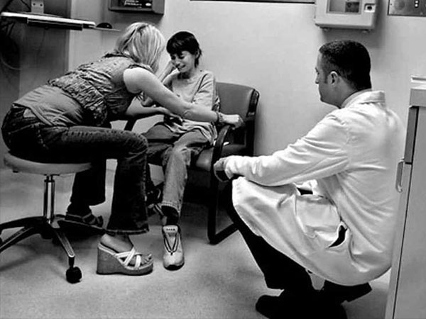 బలహీన క్షణాల్లో బలహీన క్షణాల్లో