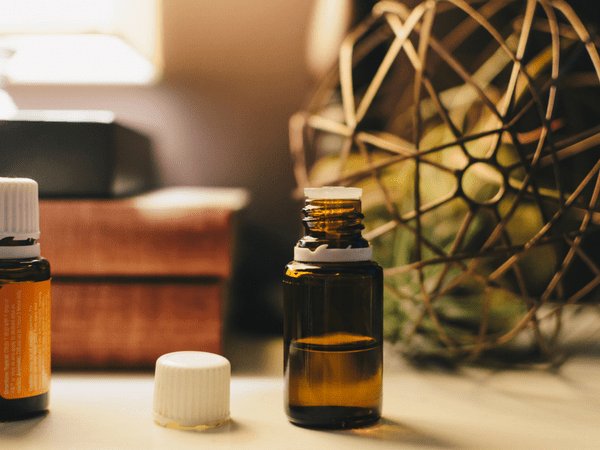 8.ఎసెన్షియల్ ఆయిల్స్