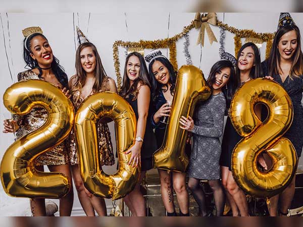 లేడీస్ బాగా కలిసిపోతారు