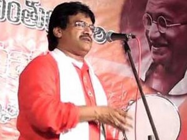 ఆడవారితో ఇలా ప్రవర్తిస్తాడా?