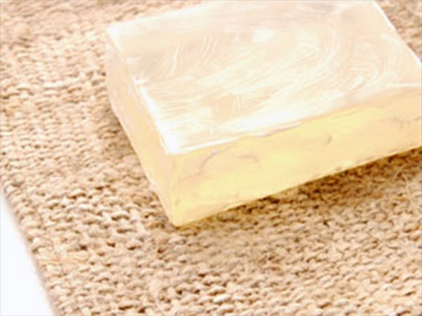 8. ఎగ్ వైట్ + గ్లిజరిన్ 