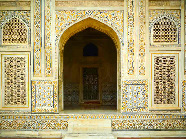 ఇప్పటికీ చెక్కు చెదరకుండా